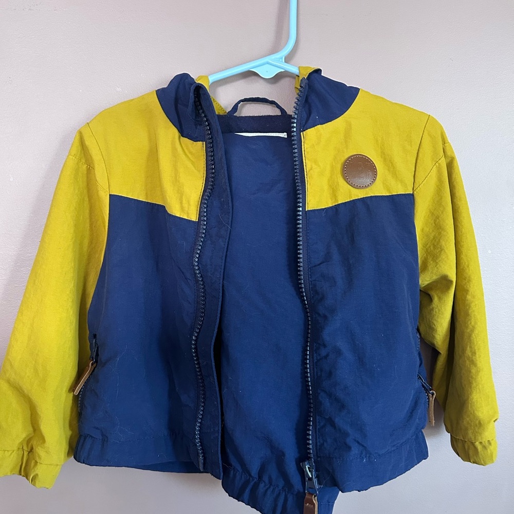Worn a few times, in immaculate condition. Size 12/24 months L&P